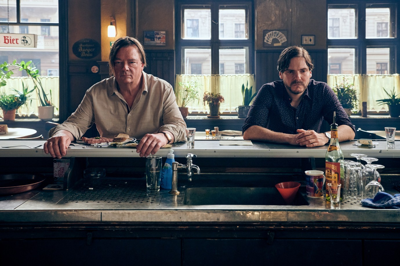 鄰危不亂Next Door