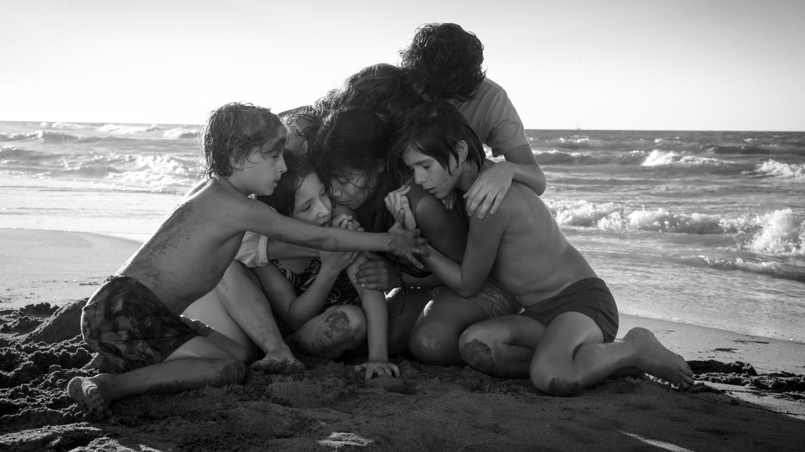 Roma' Review: Alfonso Cuarón's Masterpiece of Memory - The New York Times